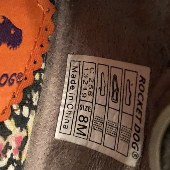 Rocket Dog Silver Flats - Picture 3 of 3